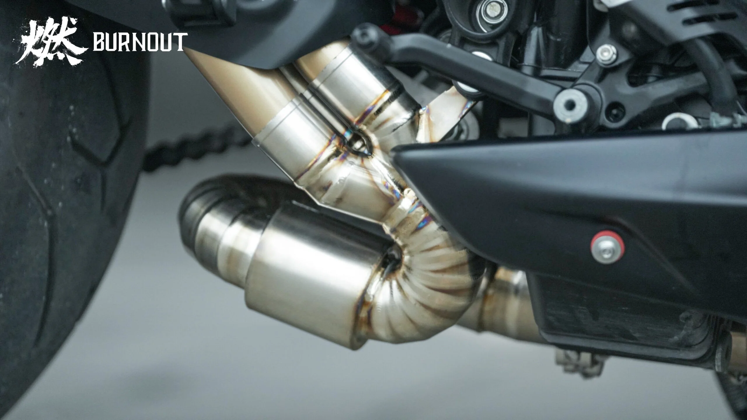 MV Agusta Dragster 800 RR Titanium exhaust system - Image 15
