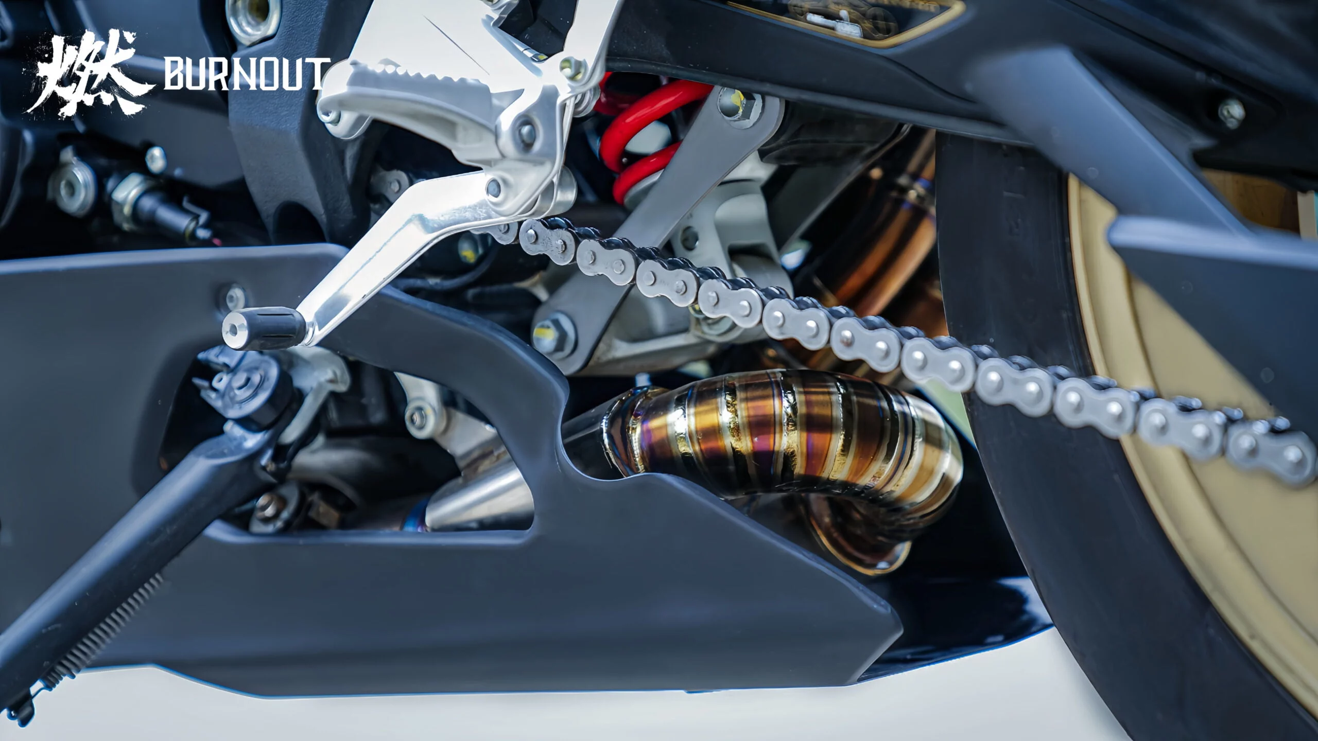 MV Agusta SuperVeloce 800 Titanium exhaust system - Image 6