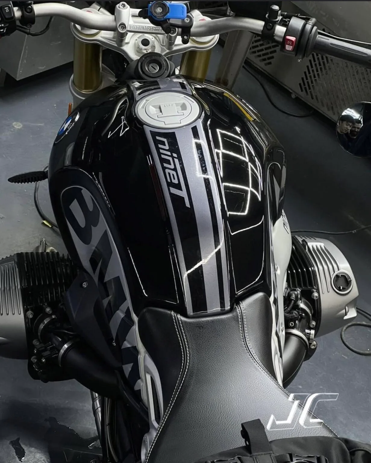 Tank Sticker BMW(3M™ Series 2080) - Image 3