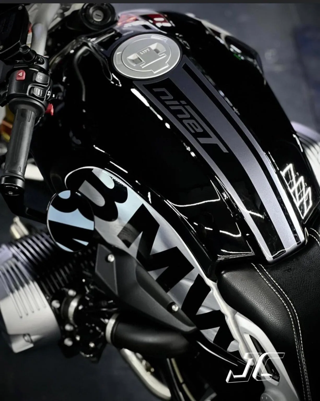 Tank Sticker BMW(3M™ Series 2080) - Image 4